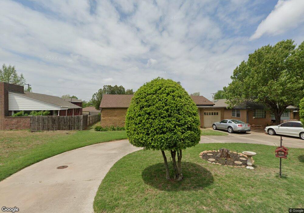 1552 Crescent Dr, Duncan, OK 73533 - photo 1