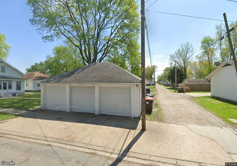 911 Clinton St, Lincoln, IL 62656 - photo 1