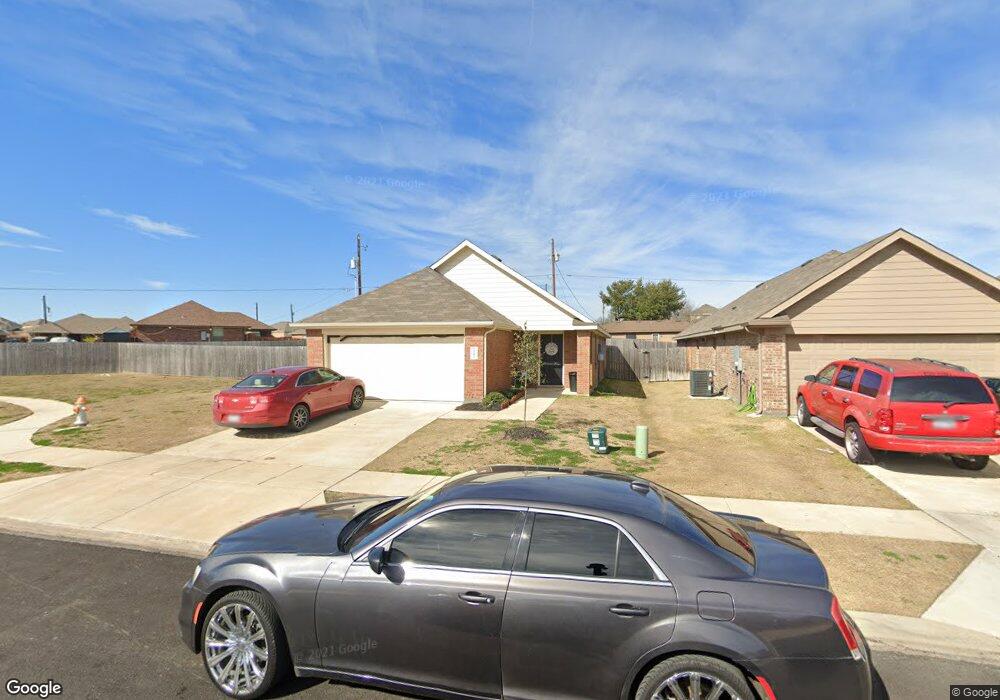 1502 Dove Cir, Ennis, TX 75119 - photo 1