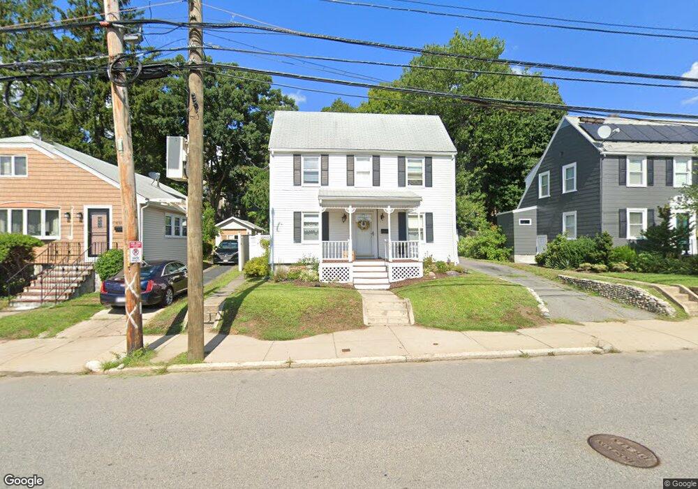 537 Lagrange St, West Roxbury, MA 02132 - photo 1