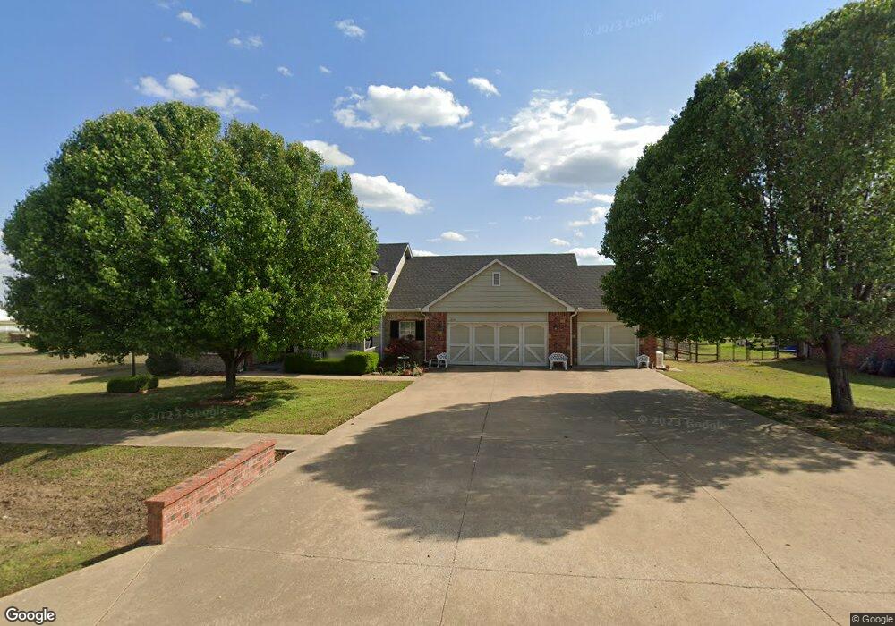 1010 W Evergreen St, Skiatook, OK 74070 - photo 1