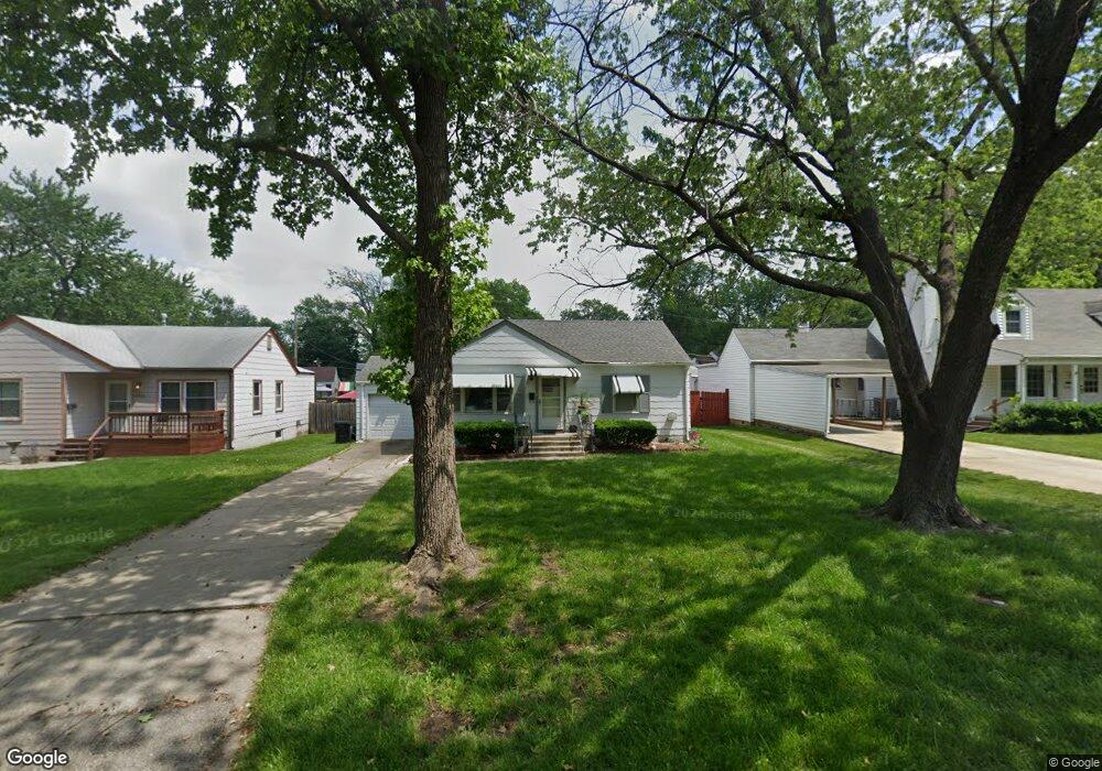 2420 SW Beverly Ct, Topeka, KS 66611 - photo 1