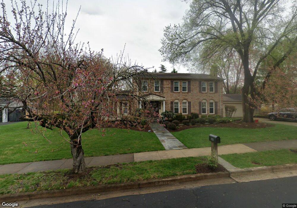 1705 Hicks Dr, Vienna, VA 22182 - photo 1