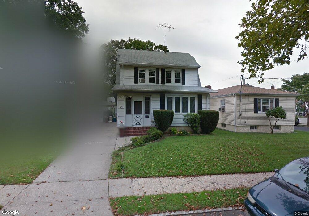 285 Edison St, Staten Island, NY 10306 - photo 1