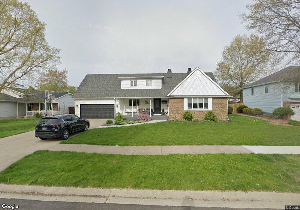 711 Clover Ln, Crown Point, IN 46307 - photo 1
