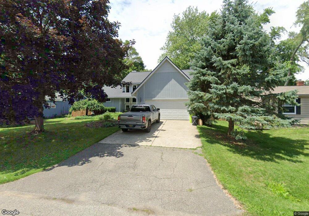 2388 Island View Dr, West Bloomfield, MI 48324 - photo 1