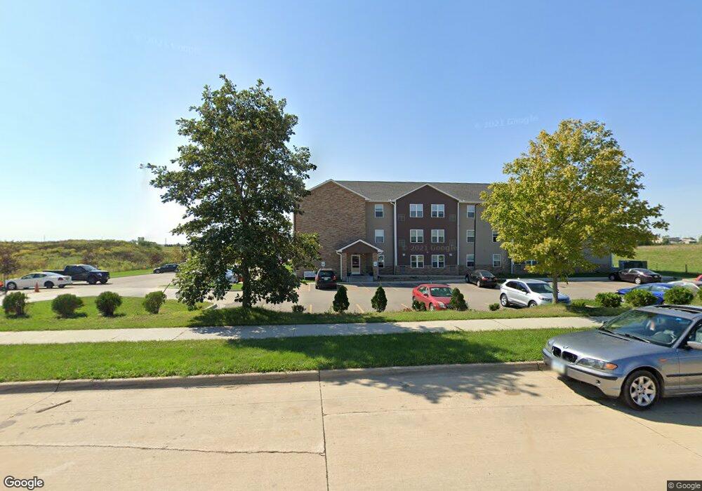 811 Kirkwood Pkwy SW, Cedar Rapids, IA 52404 - photo 1