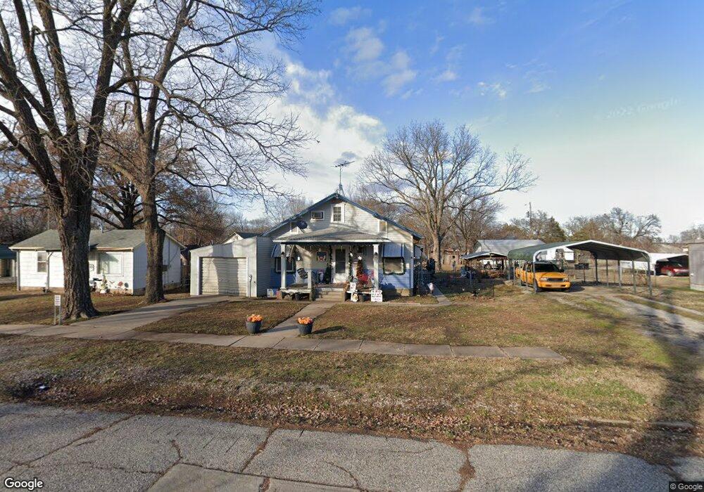 2515 Kennedy Ave, Parsons, KS 67357 - photo 1
