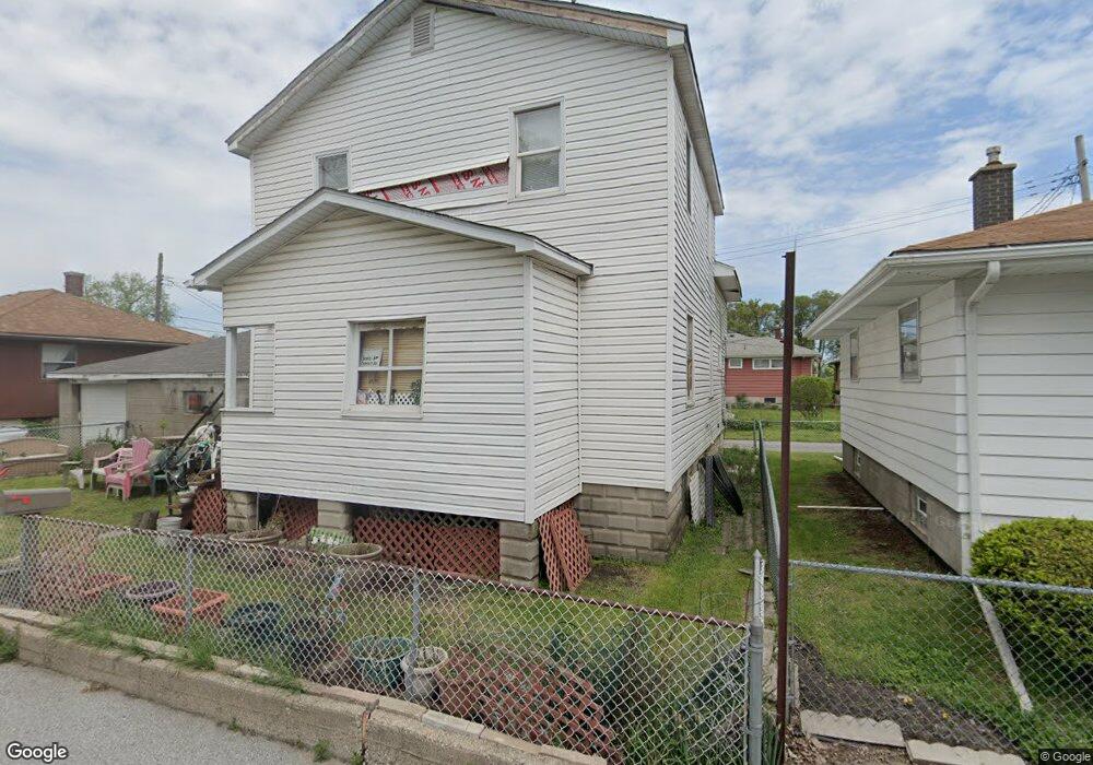 725 Hollywood Ct, Whiting, IN 46394 - photo 1