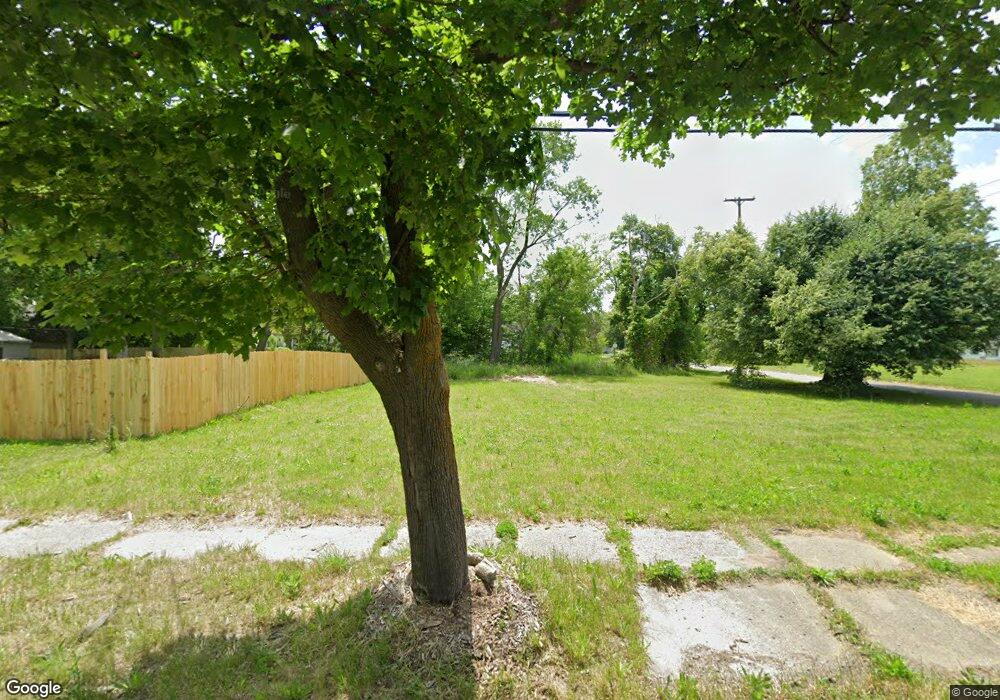 1702 Leith St, Flint, MI 48506 - photo 1