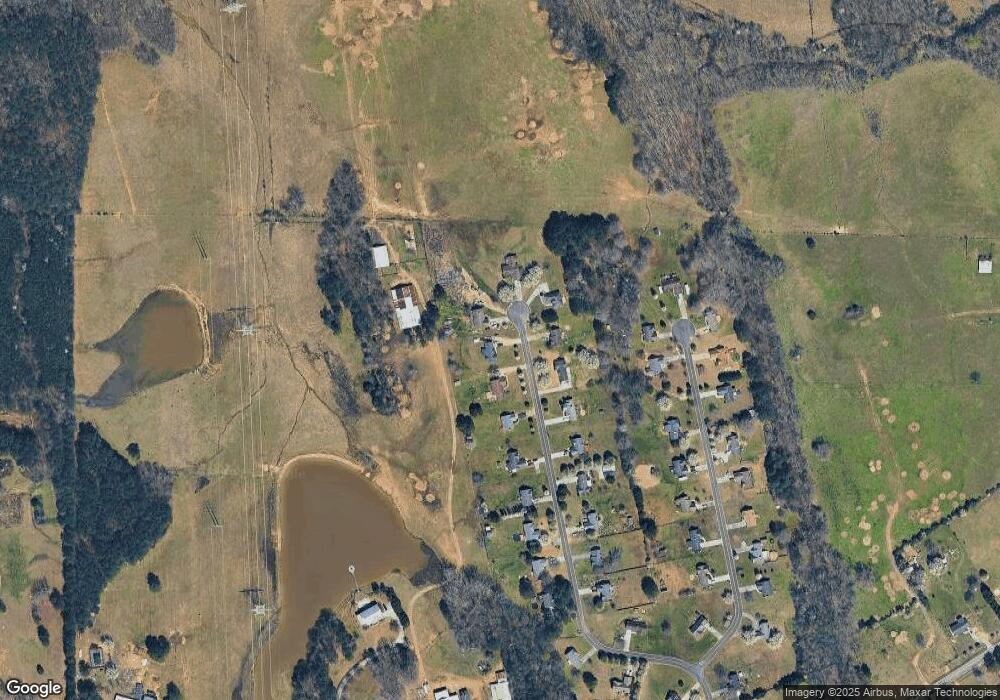 252 Moss Creek Dr NE, Calhoun, GA 30701 - photo 1