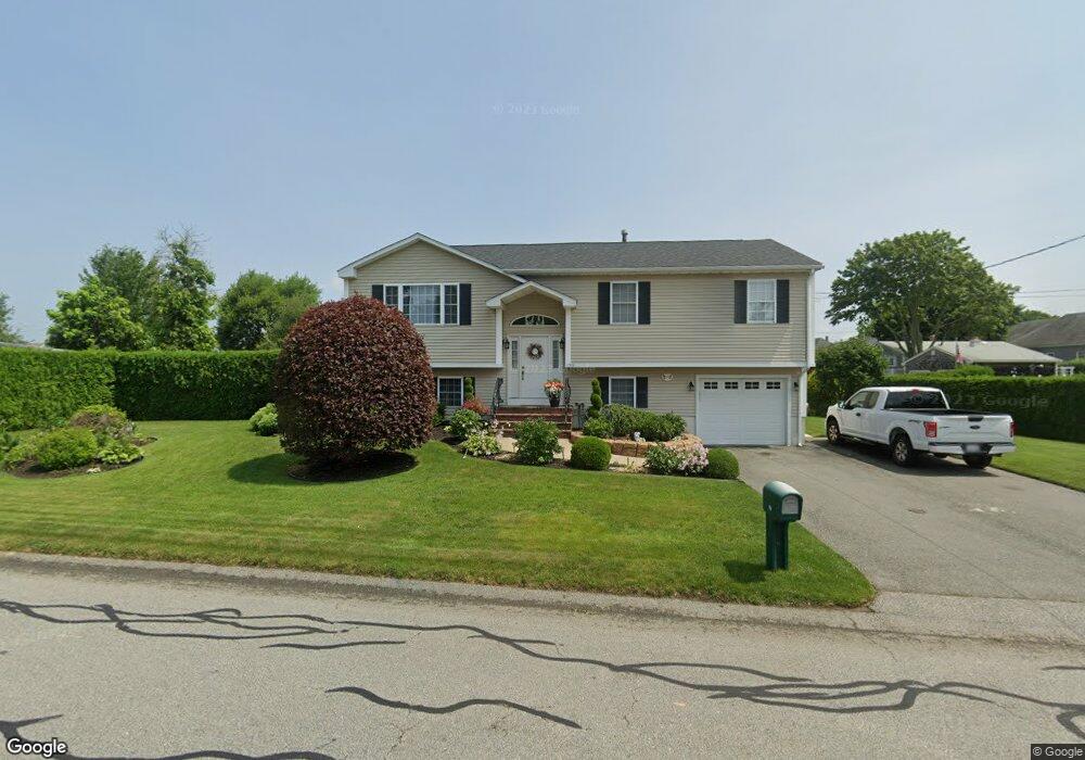 70 Center St, South Dartmouth, MA 02748 - photo 1