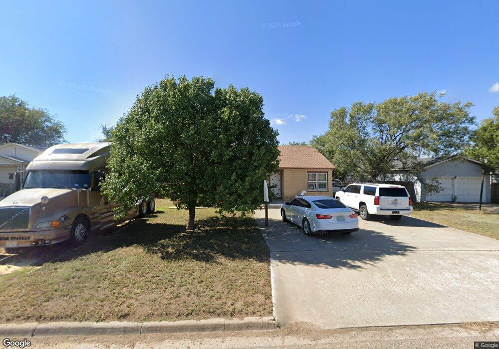 225 N Porter Ave, Dumas, TX 79029 - photo 1