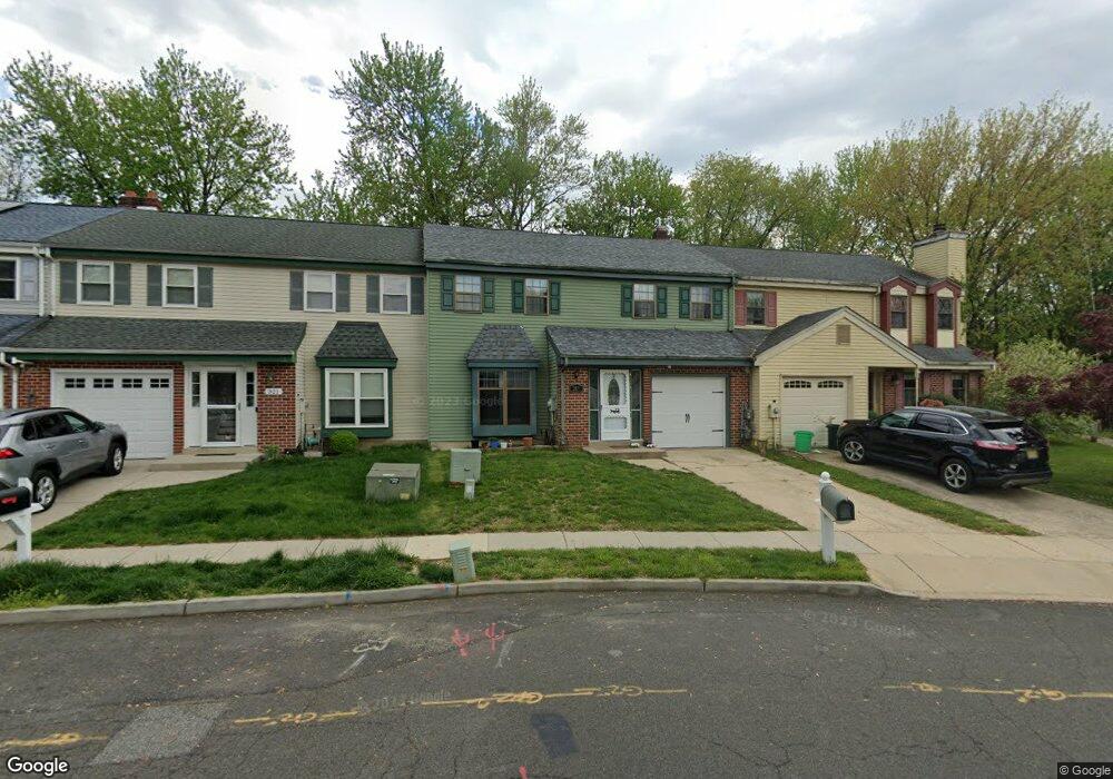 319 Carleton Ln, Mount Laurel, NJ 08054 - photo 1