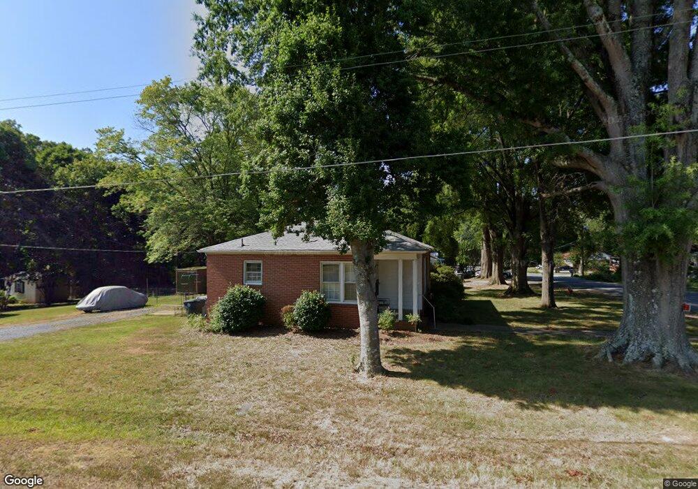2024 Walnut St, Asheboro, NC 27203 - photo 1