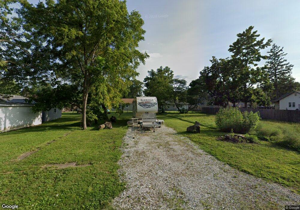 607 E Wilson St, Tuscola, IL 61953 - photo 1