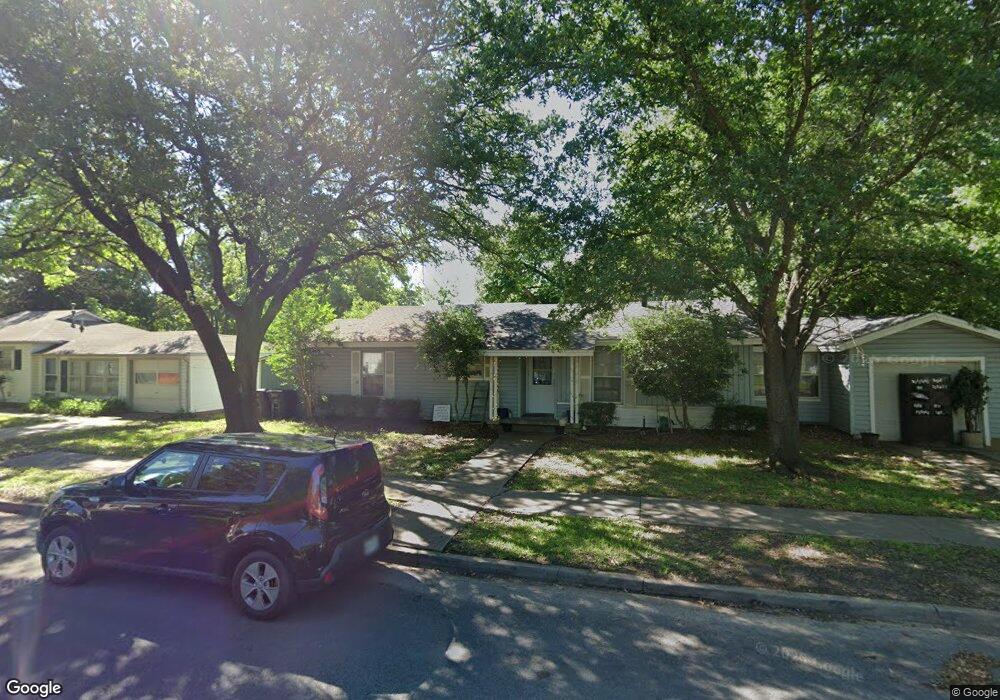 829 Featherston St, Cleburne, TX 76033 - photo 1