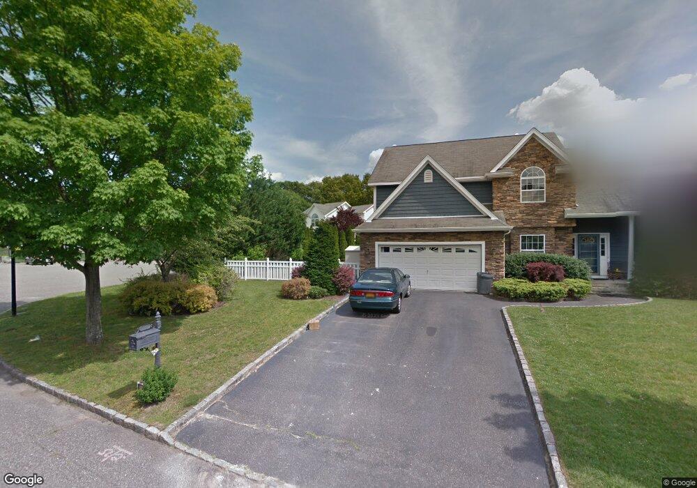 6 Max Way, ComMacK, NY 11725 - photo 1