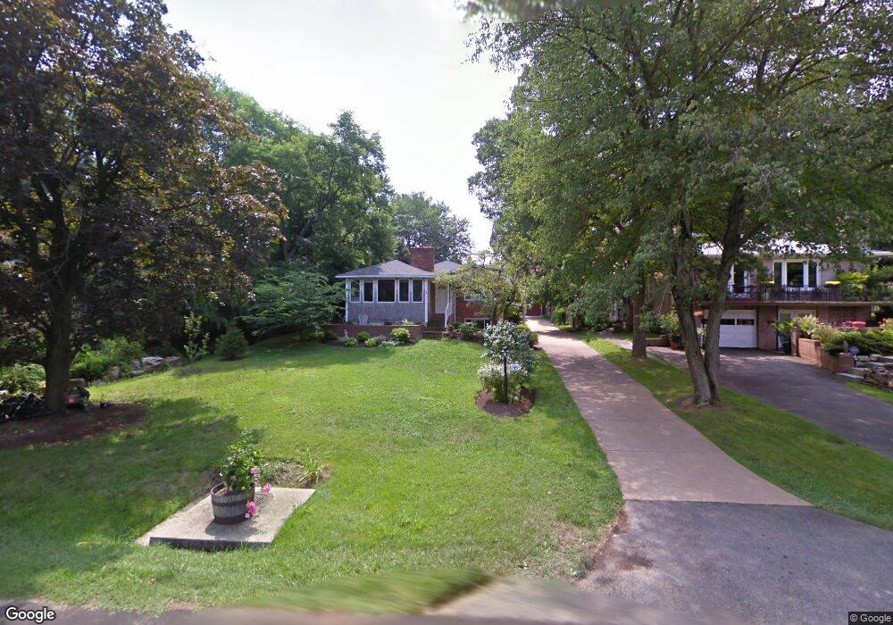 6249 Lakeview Dr, Falls Church, VA 22041 - photo 1