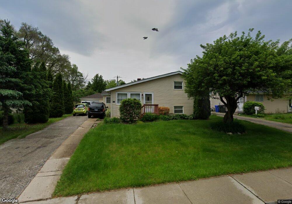 1433 Kings Rd, Carpentersville, IL 60110 - photo 1