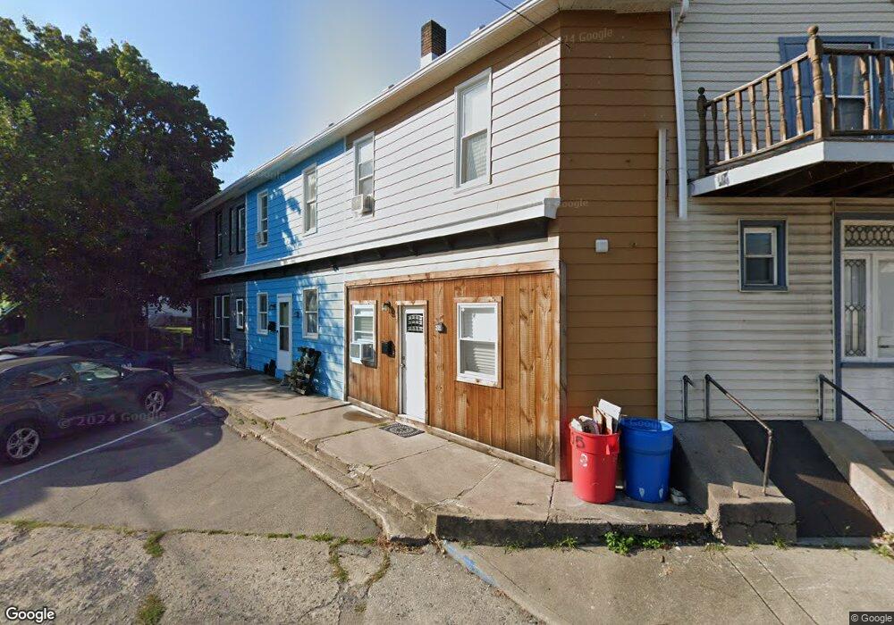 105 W Main St unit 1, Pen Argyl, PA 18072 - photo 1