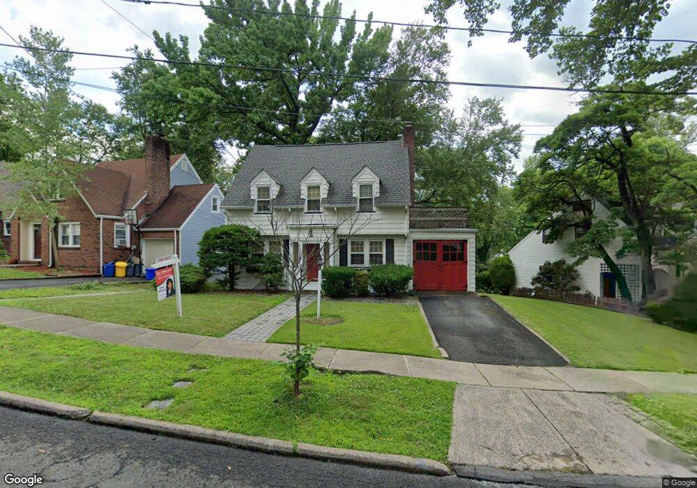 686 Northumberland Rd, Teaneck, NJ 07666 - photo 1