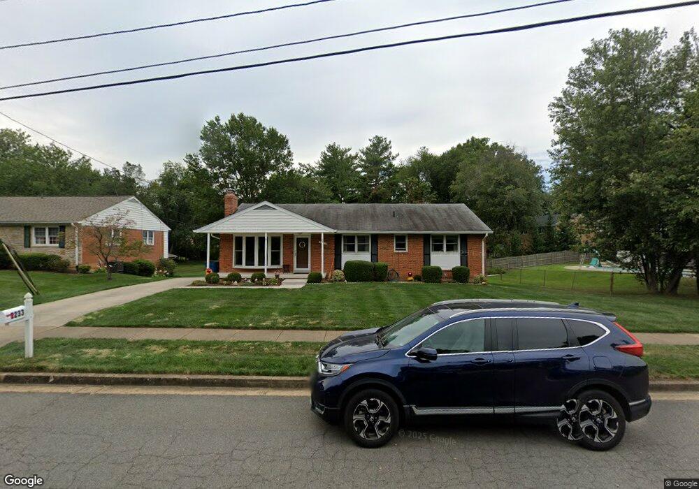 5233 Portsmouth Rd, Fairfax, VA 22032 - photo 1