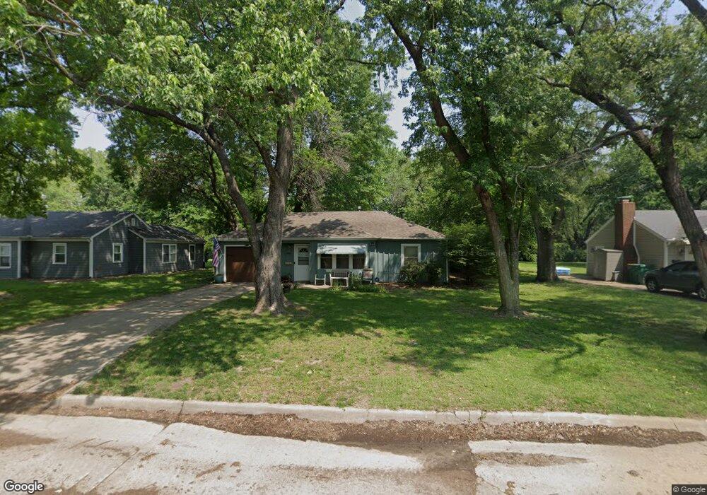 2406 SW 23rd St, Topeka, KS 66611 - photo 1