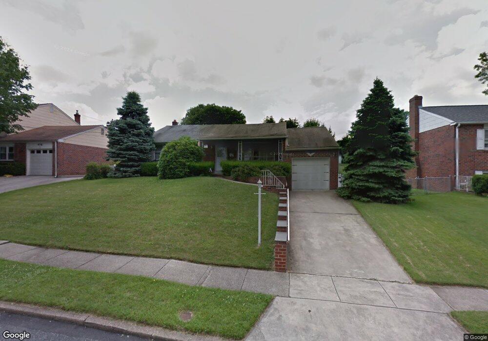 410 Camelot Dr, Brookhaven, PA 19015 - photo 1