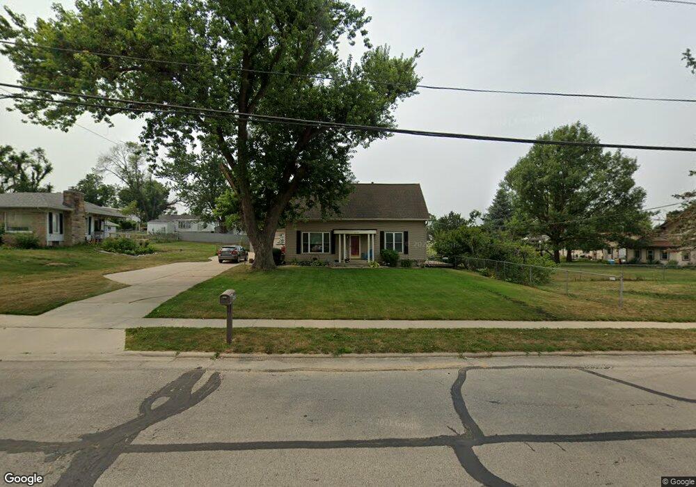 2530 J St SW, Cedar Rapids, IA 52404 - photo 1
