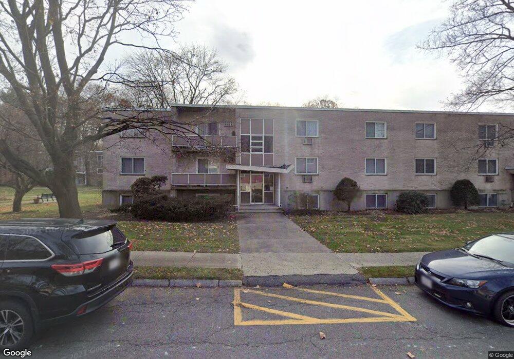 41 Lionel Ave unit 41-D, Waltham, MA 02452 - photo 1