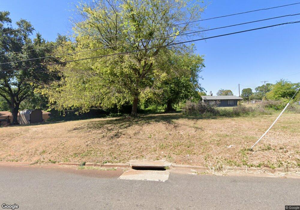 621 N Sanders St, Nacogdoches, TX 75964 - photo 1