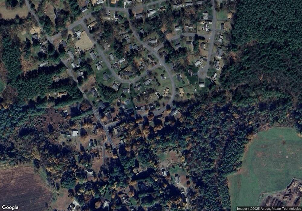 25 Arnold Ln, Greenfield, MA 01301 - photo 1