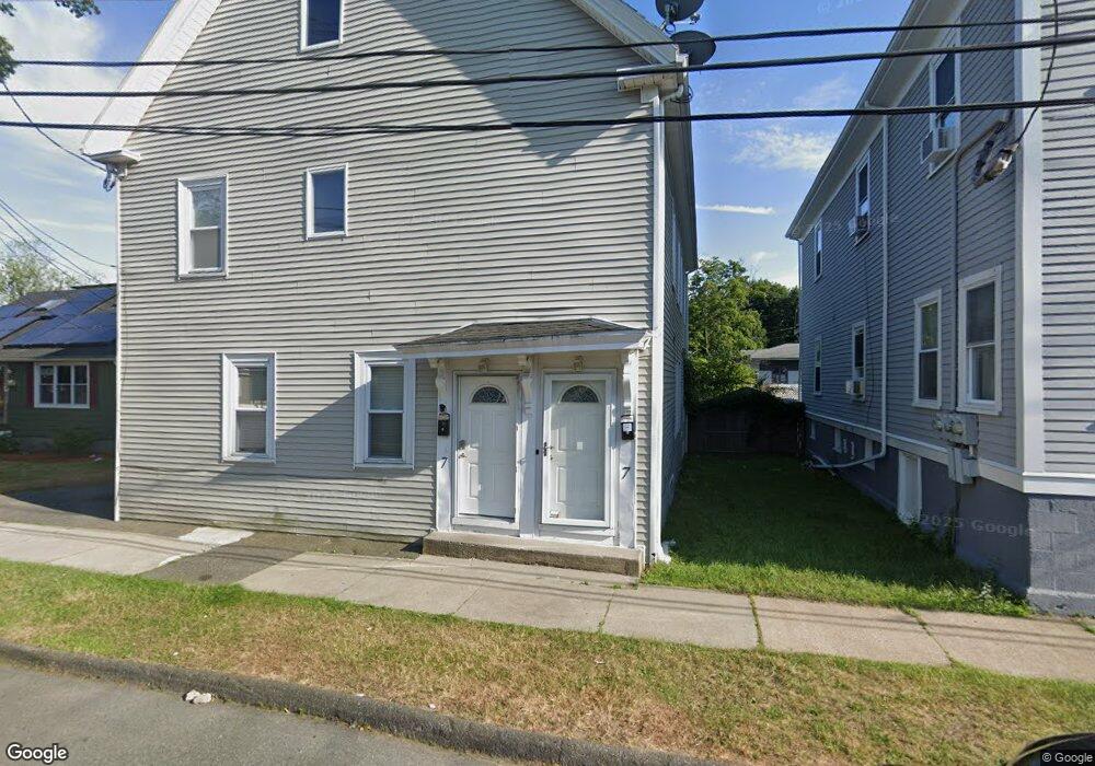 7 Jasper St unit 2nd floor, Saugus, MA 01906 - photo 1