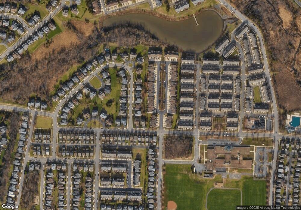 25258 Mcintyre Square, Chantilly, VA 20152 - photo 1