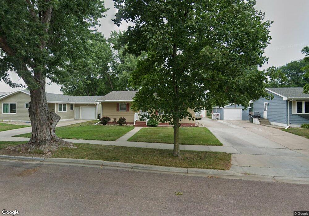 1520 E 4th Ave, Mitchell, SD 57301 - photo 1