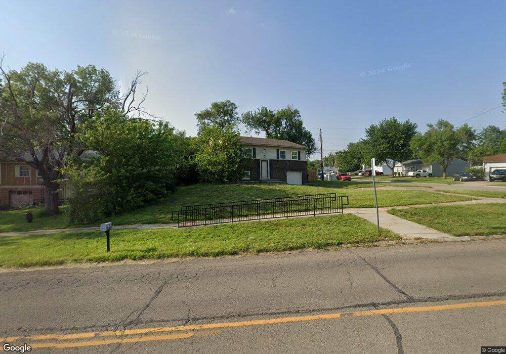 942 SE 37th St, Topeka, KS 66605 - photo 1