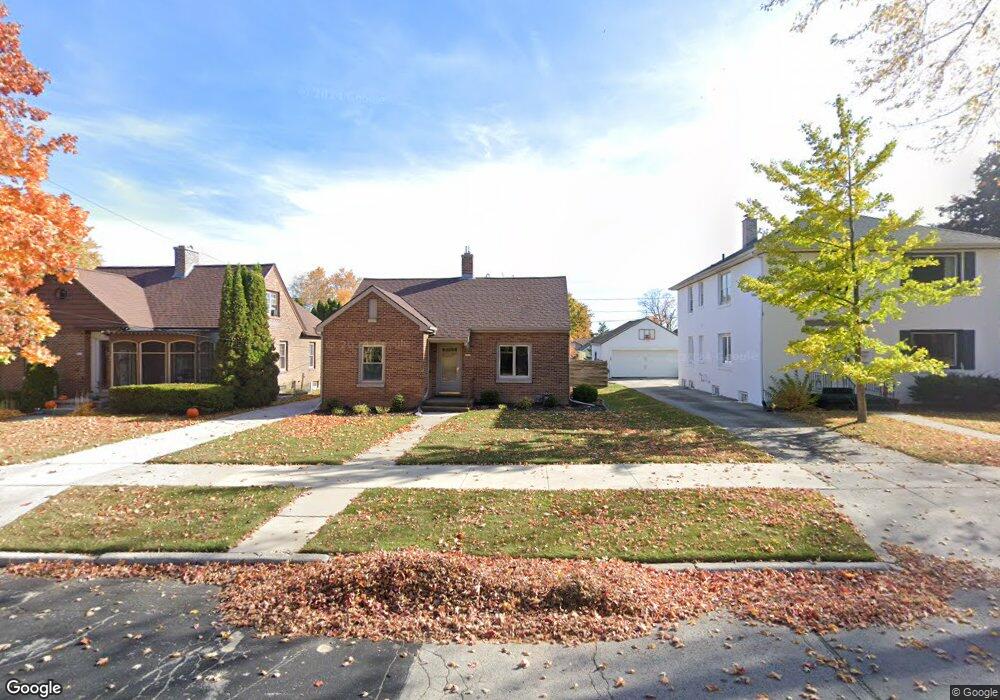 1015 N 9th St, Manitowoc, WI 54220 - photo 1