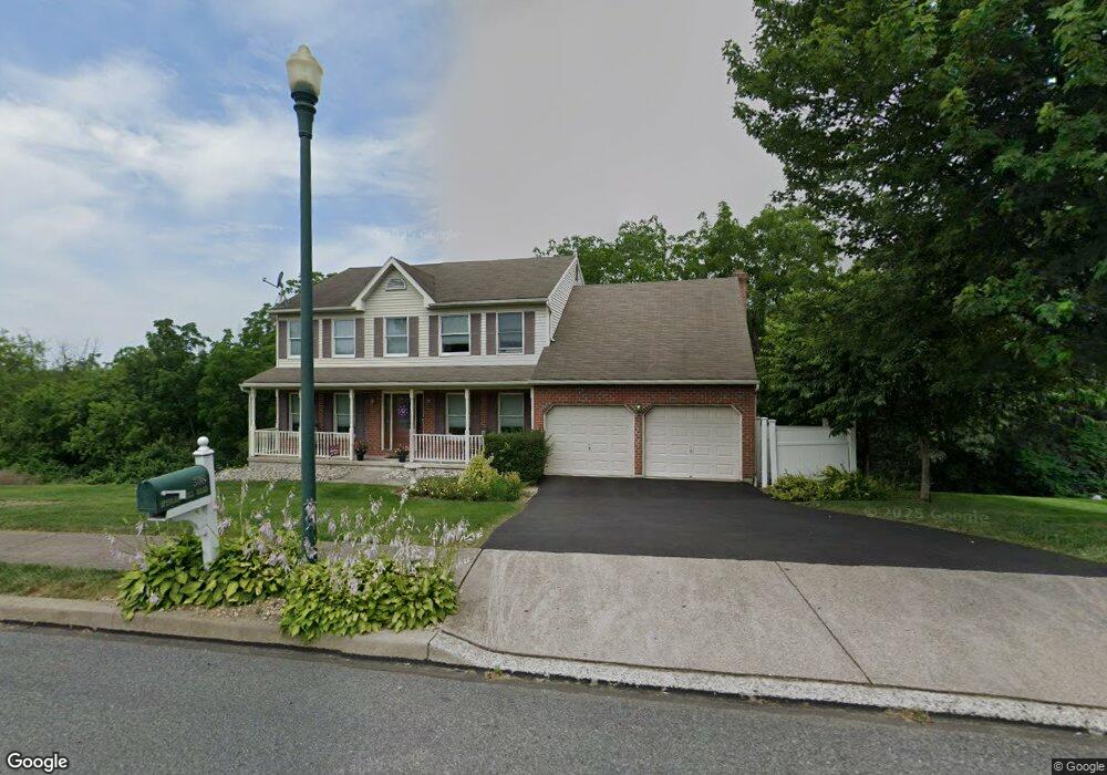 308 Spy Glass Hill Rd, Bath, PA 18014 - photo 1