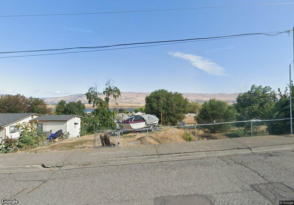 2213 E 14th St, the Dalles, OR 97058 - photo 1