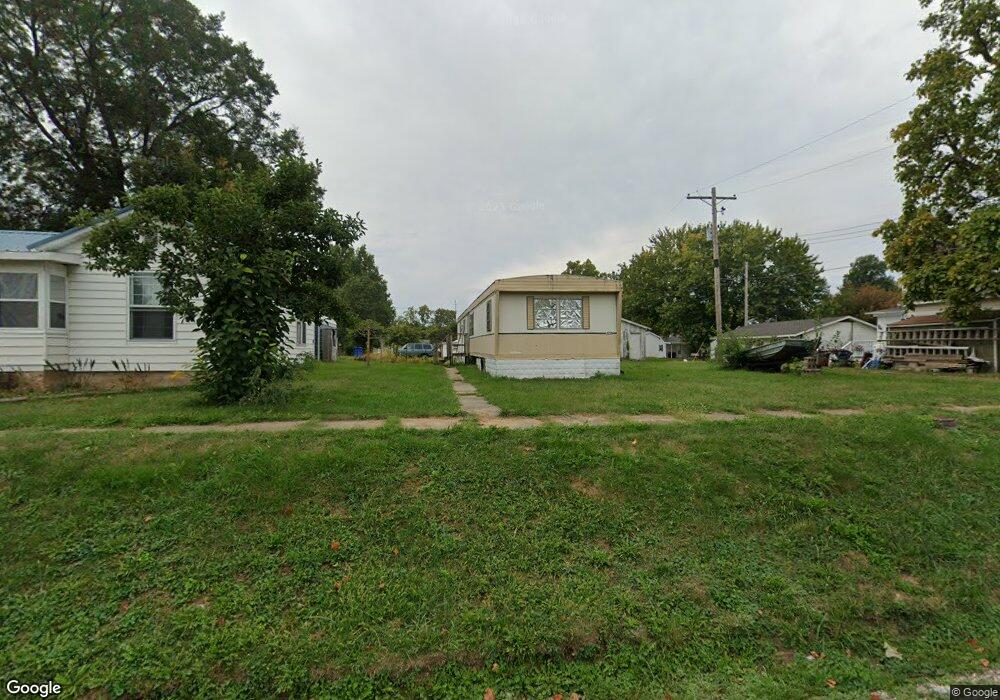 320 E Myrtle St, Virginia, IL 62691 - photo 1