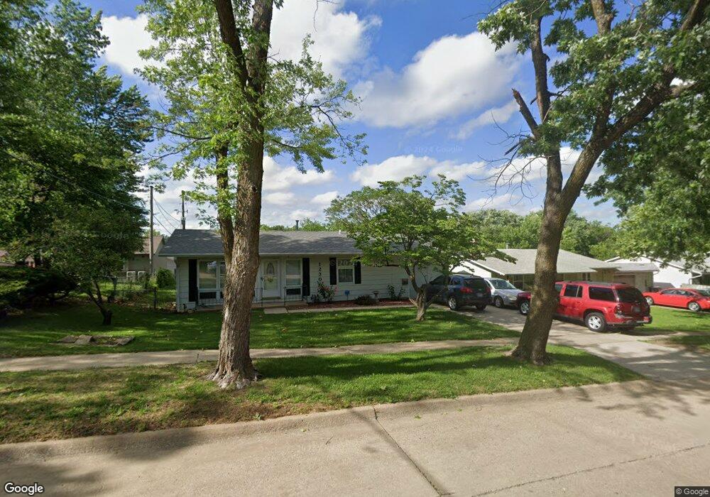 1230 SW 31st St, Topeka, KS 66611 - photo 1