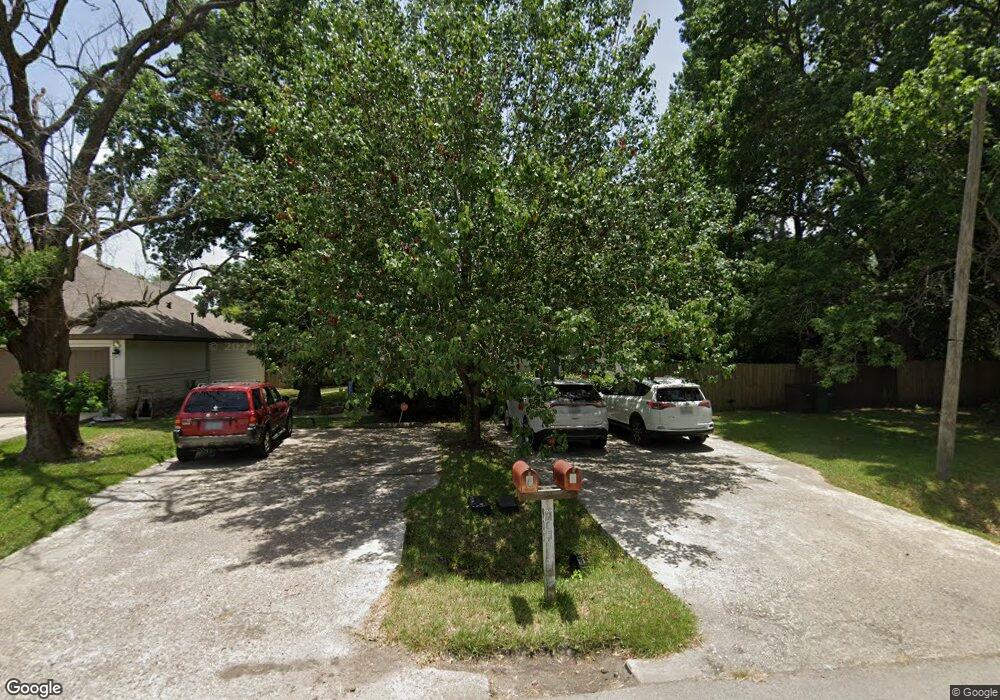 905 Grenshaw St unit A & B, Houston, TX 77088 - photo 1