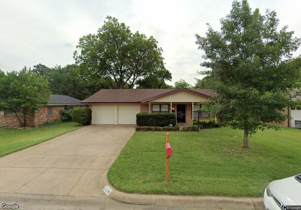 224 Simmons Dr, Hurst, TX 76053 - photo 1