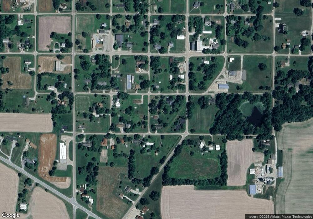 105 W Market St, Shumway, IL 62461 - photo 1