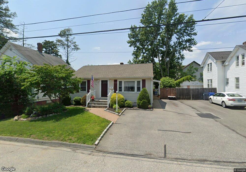 33 Grove Ave, Cranston, RI 02910 - photo 1