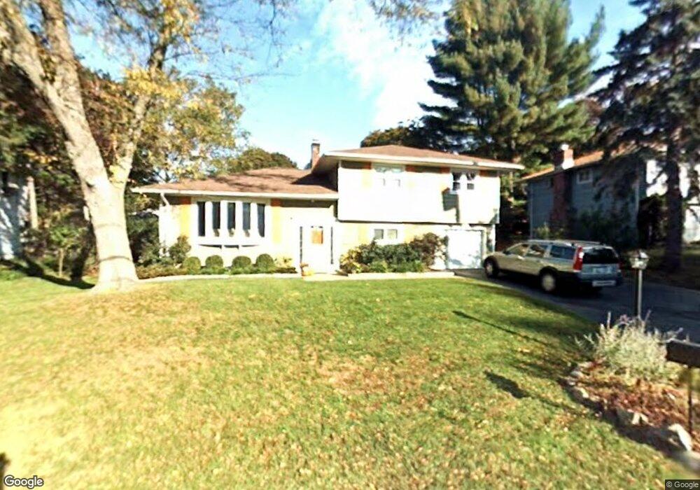 14 Loren Ln, Westport, CT 06880 - photo 1