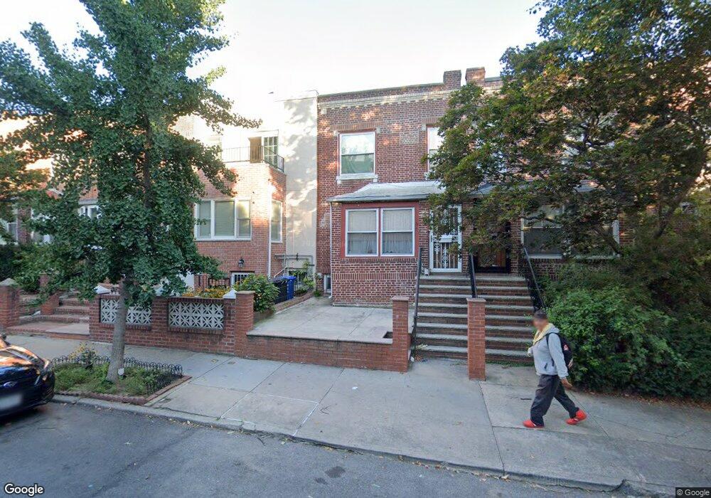 25-22 37th St unit 2E, Astoria, NY 11103 - photo 1