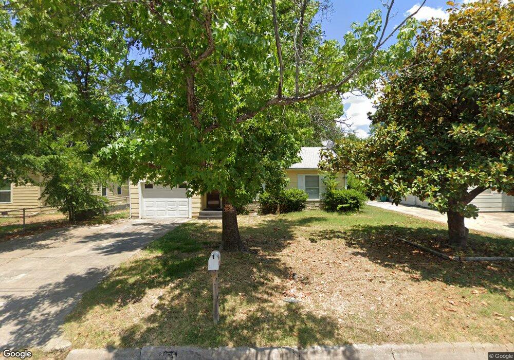 1507 Elizabeth St, Gainesville, TX 76240 - photo 1