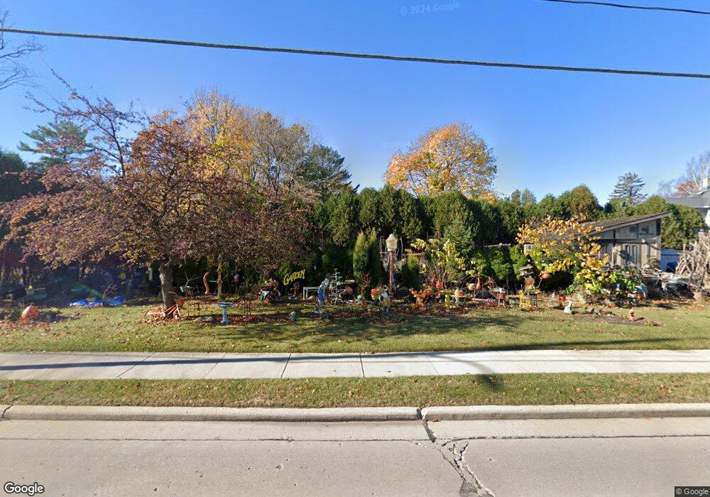 770 N 18th St, Manitowoc, WI 54220 - photo 1